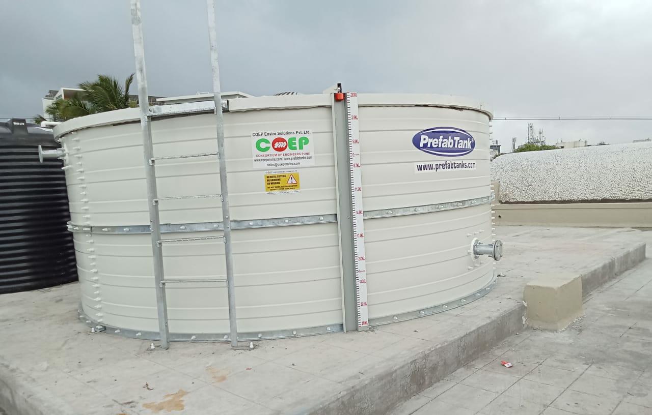 Low-height Zinc Aluminium Steel tank installed on a rooftop platform